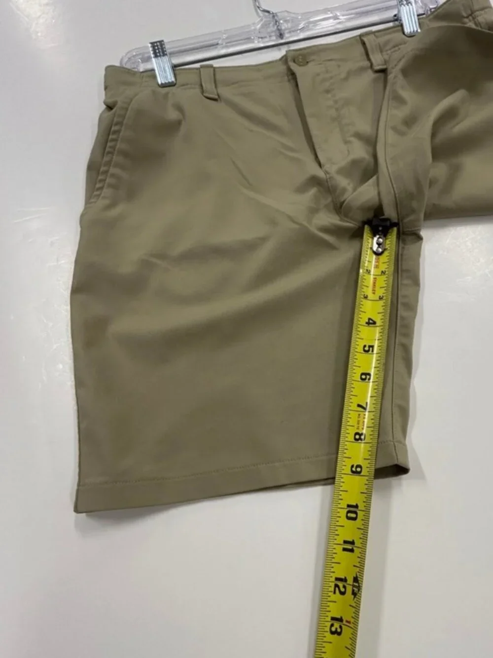 Under Armour Youth XL Khaki Golf Shorts Boys Performance Athletic Casual Beige